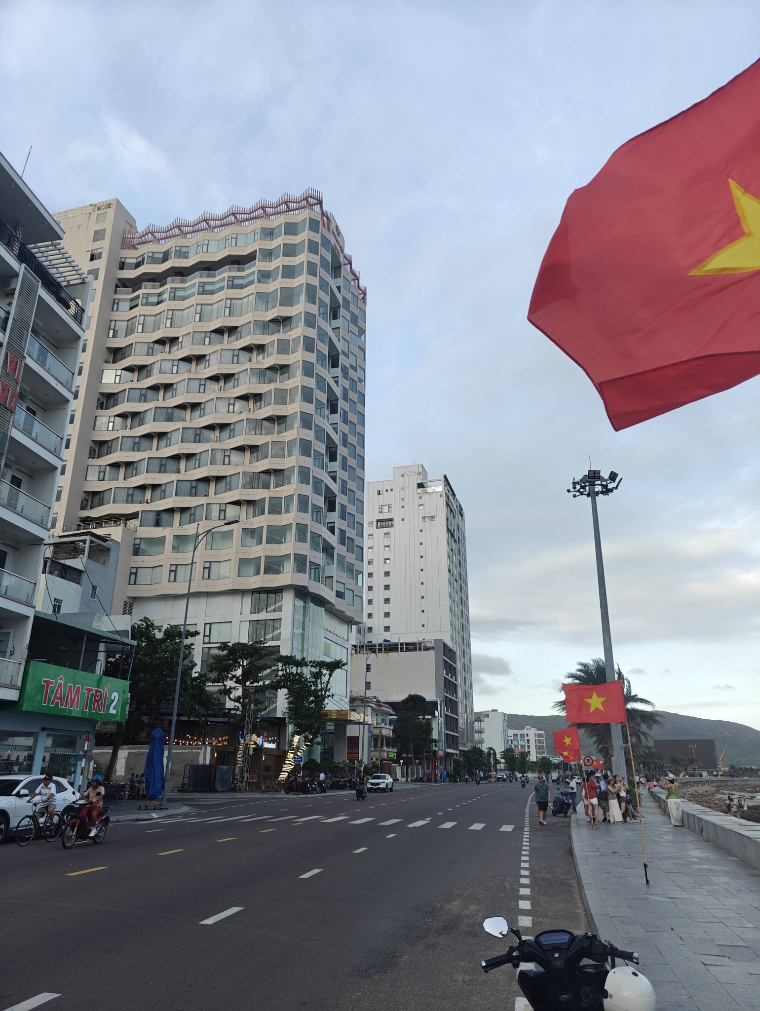 20 TỶ - 55,3M2 - N7,87M - 7 TẦNG - 110 XUÂN DIỆU , P.HẢI CẢNG , QN - N - BHM15445