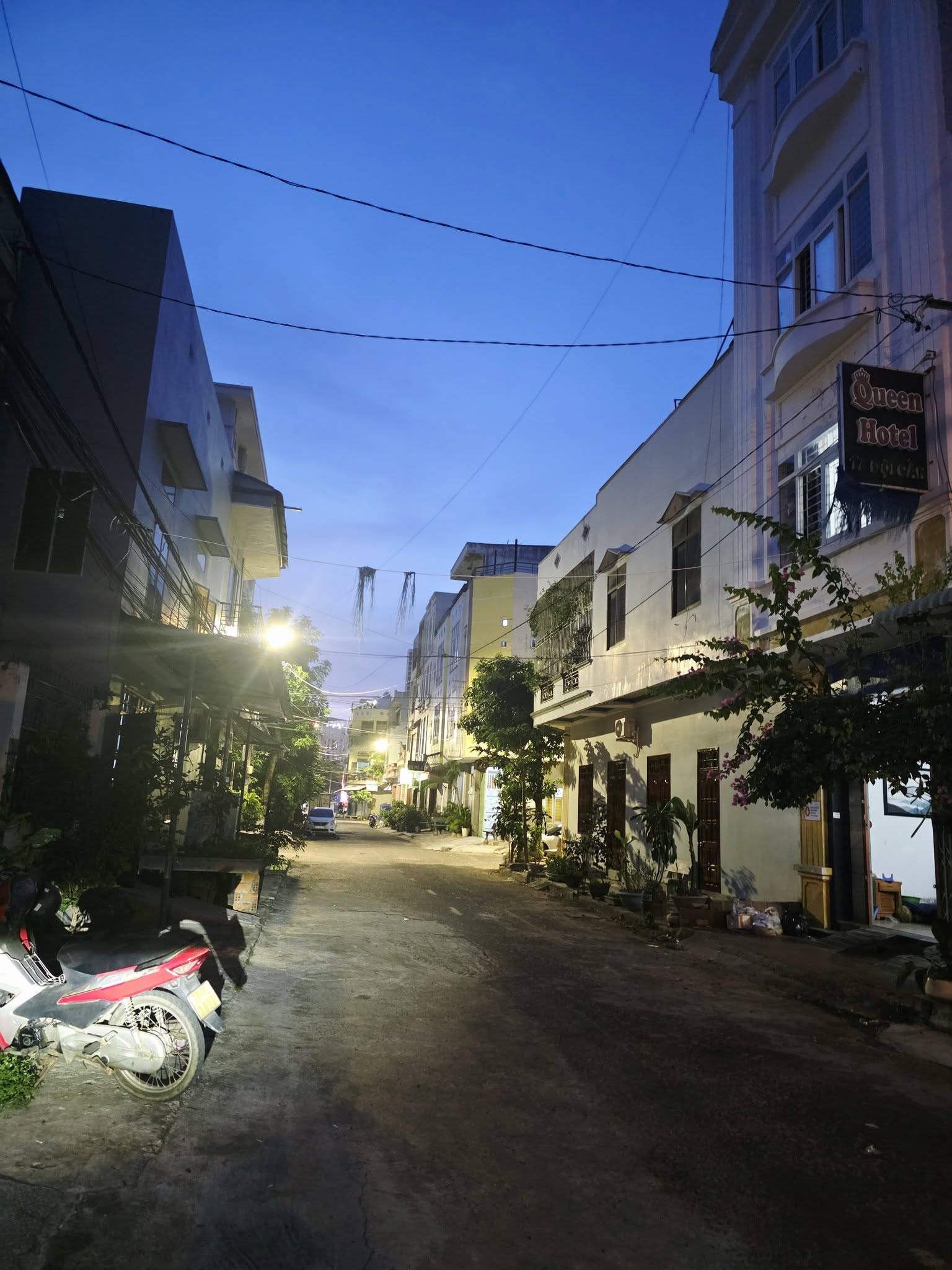 7,0 TỶ - 0 BÁN NỮA - 7,0 TỶ -  6,50 TỶ - 75M2 - N5M -4 TẦNG - KHÁCH SẠN 17A ĐỘI CẤN , P. GHỀNH RÁNG, QN - TN - BHM01003